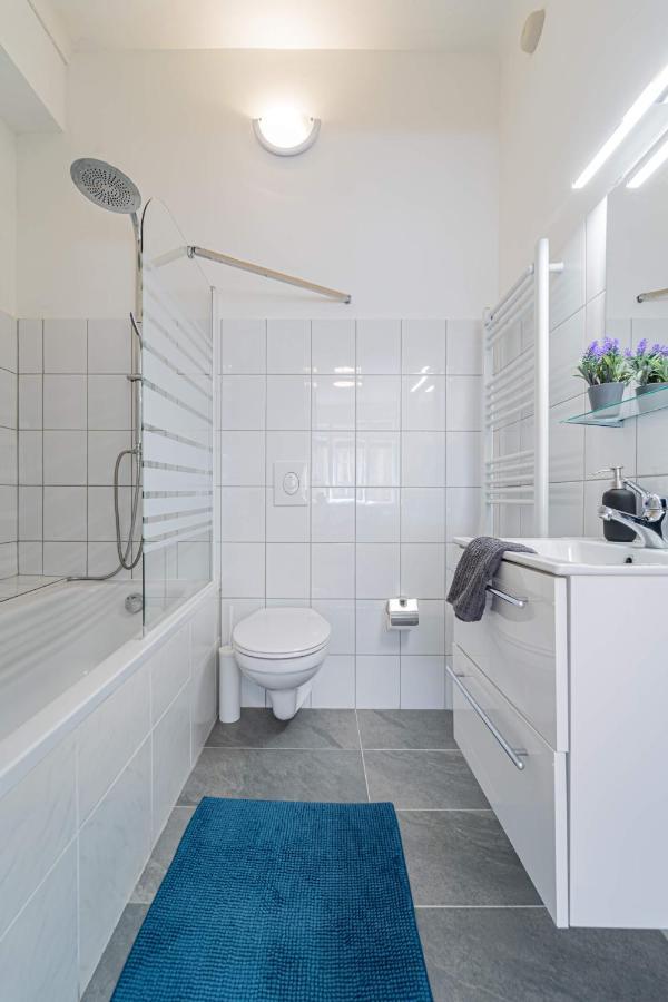 Apartamento Central&cozy Balcony!3bdr 2bth *